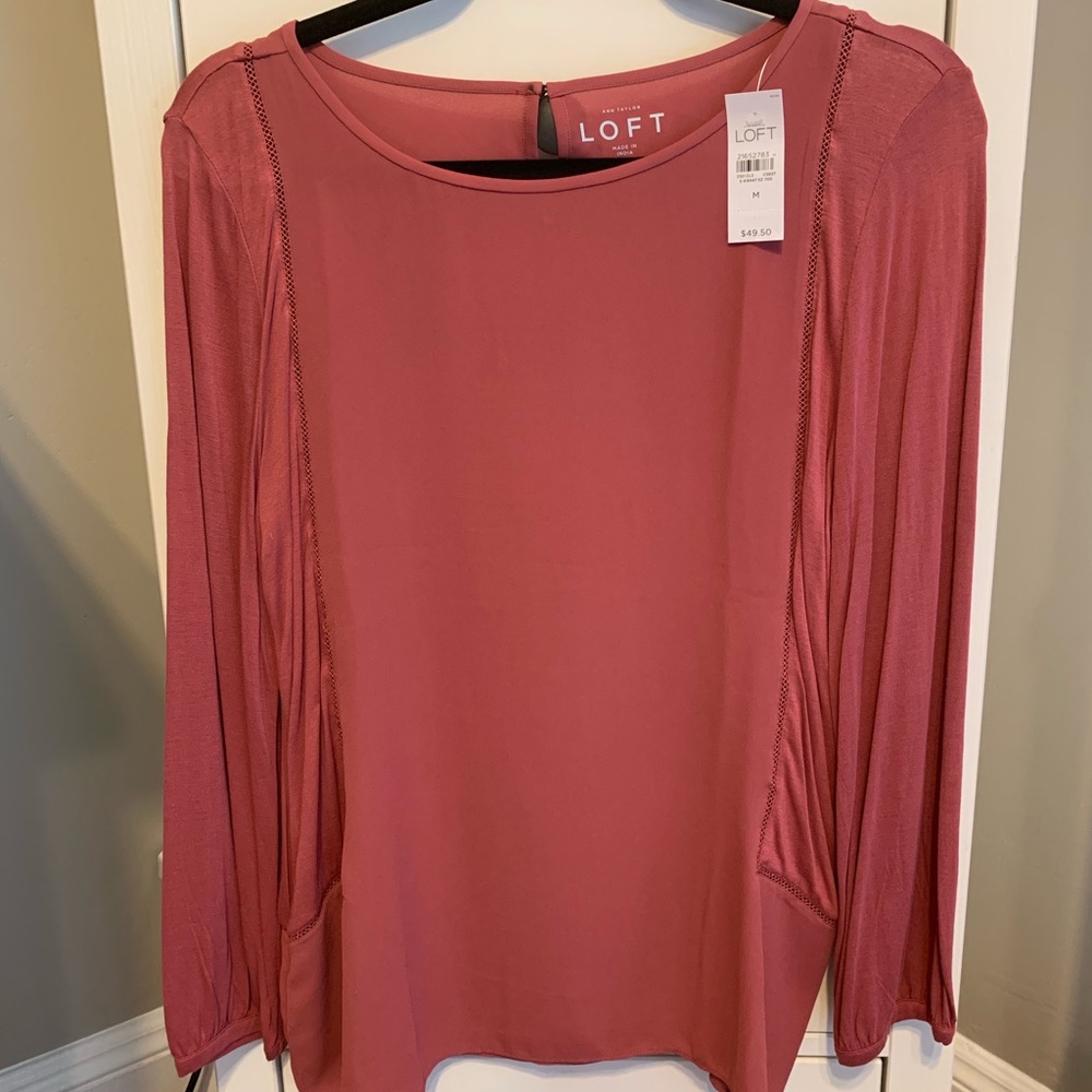 🆕 LOFT pink top in size medium. NWT!